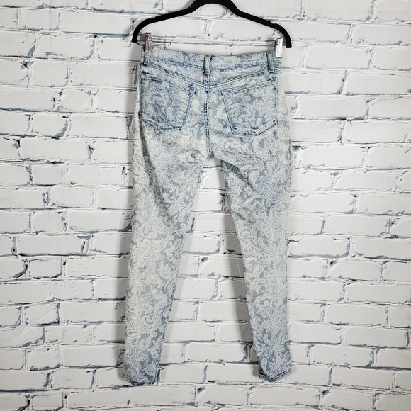 J Brand Skinny Leg Jeans in Vintage Bandana - Picture 3 of 9